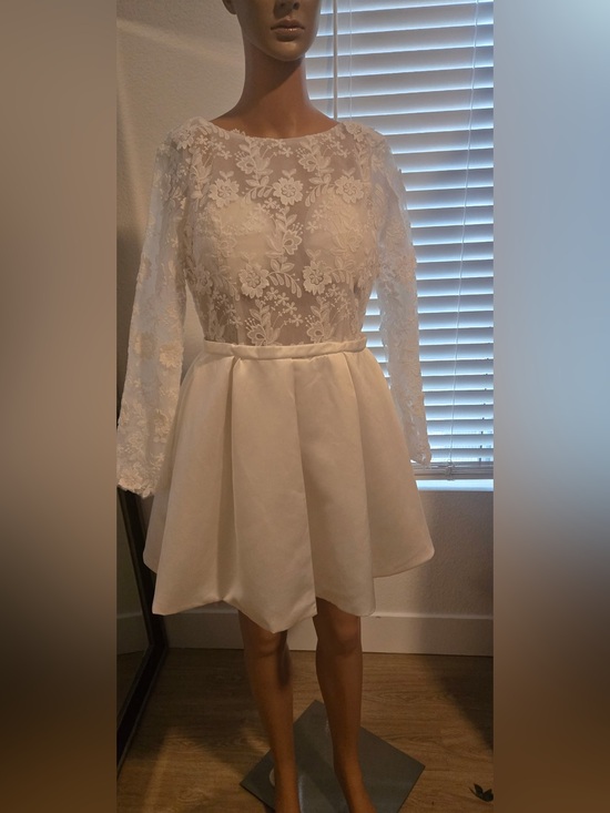 Dresses & Skirts - Elegant White Lace & Satin Dress